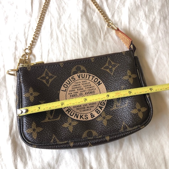 Louis Vuitton Trunks & Bags Mini Pochette Monogram Chain Small Purse - Picture 8 of 9